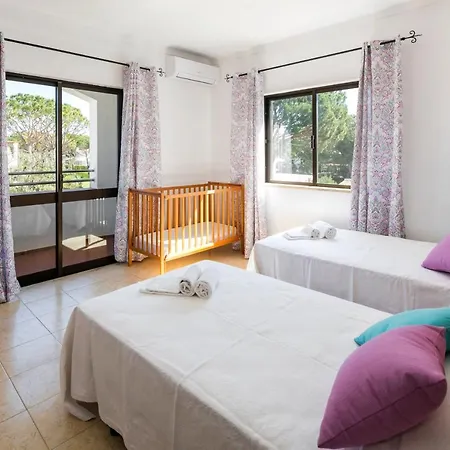 Viegas 4 Bedroom Air Conditioned With Private Pool Free Wifi