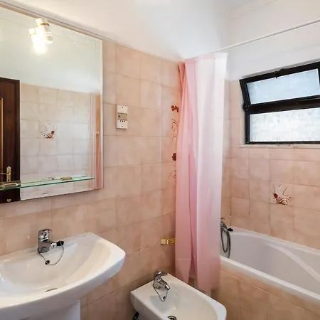 Viegas 4 Bedroom Air Conditioned With Private Pool Free Wifi * Quarteira